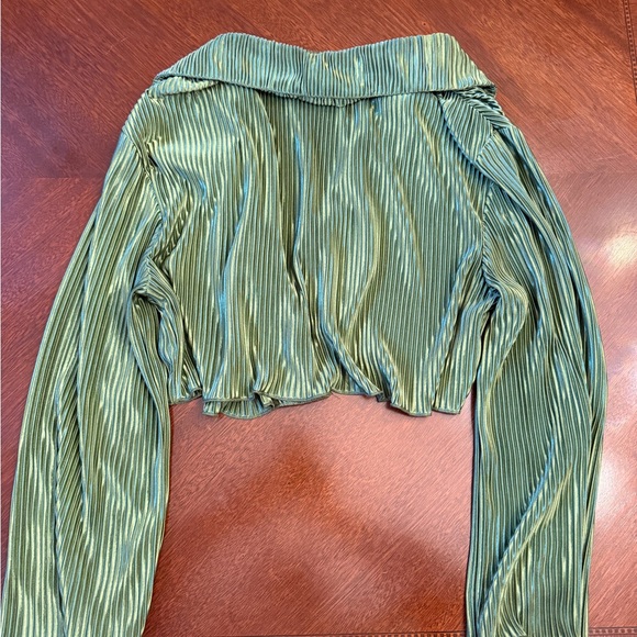 SHEIN Olive Button Down Pleated Shirt - Picture 2 of 2